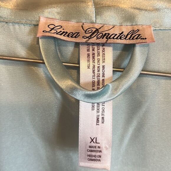 NWOT Bridesmaid robe - Picture 2 of 4